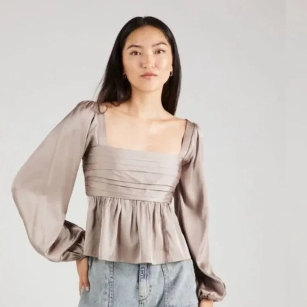 NWT Abercrombie & Fitch Satin Blouse 'EMERSON' in Dark Beige women size Medium